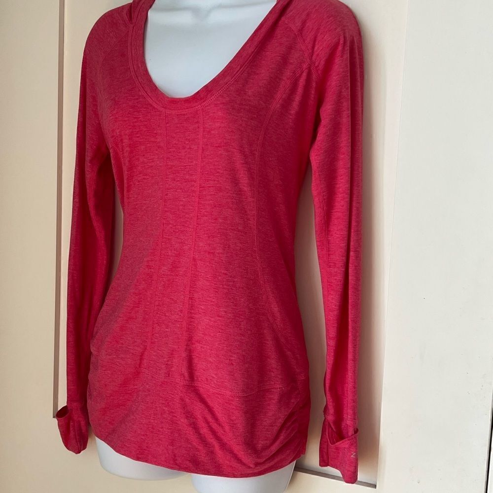 Zella Pink Long Sleeve Scoop neck Flip Cuff Running Hooded T-shirt sz XS - Picture 3 of 6